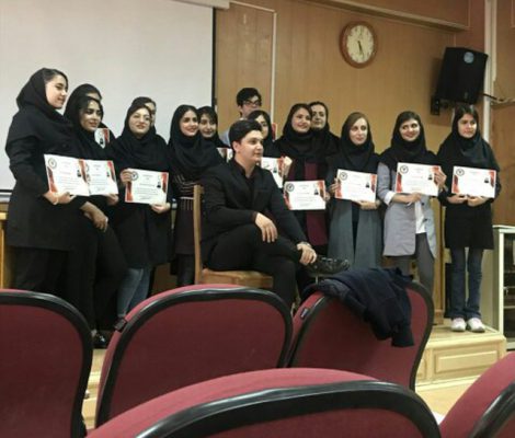 تصویری از کلاس‌ها و فعالیت‌های ایران‌دانشگاه